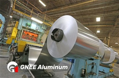 Aluminiumsfolierulle leverer råmaterialer til laminering